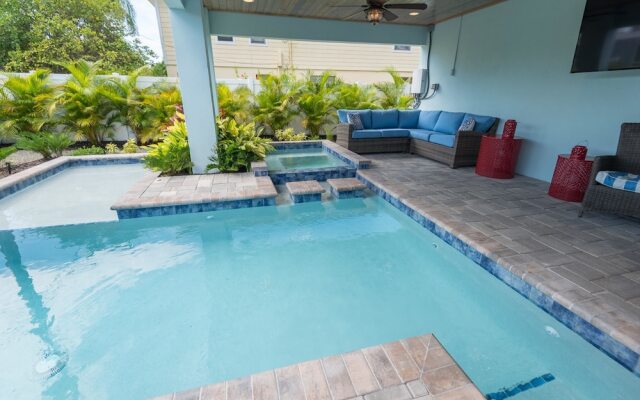 Tiki Beach Apartment 6