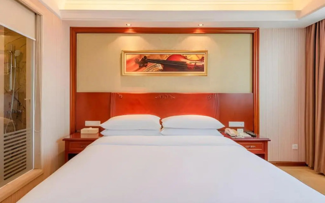 Vienna Hotel (Foshan West Railway Station Airport Branch)