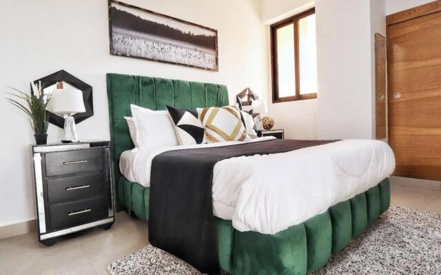 Sleek 1-Bedroom Condo w/Rooftop Hot tub in Gazcue