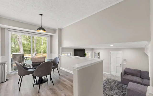 Beautiful Newly-renovated Home in Indian Hills