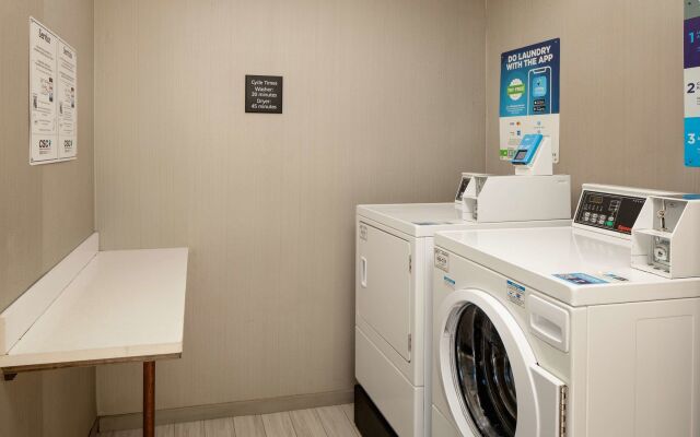 Hampton Inn & Suites Nashville-Airport