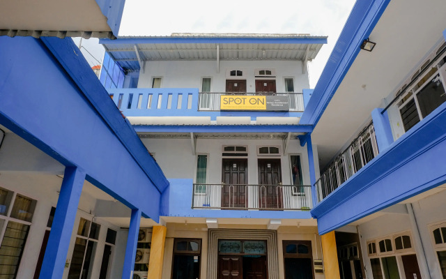 SPOT ON 1711 Serayu Sumbersari Residence