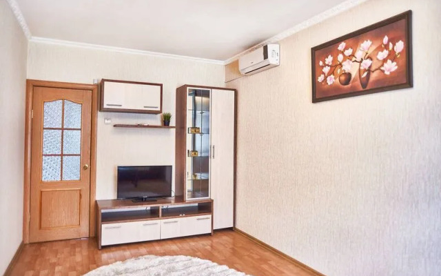 Pyat Zvezd na ul. Stalevarov, d. 15-3