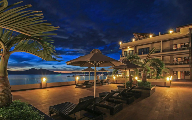 Two Seasons Coron Bayside Hotel