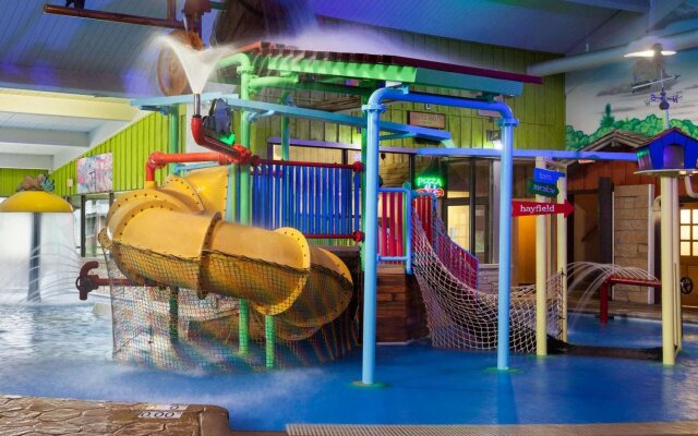 Ramada by Wyndham Williamsburg and Wasserbahn Waterpark