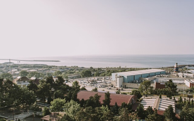 Bois Hotel And Cafe And Restaurant