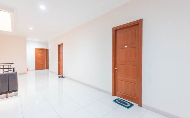Cempaka Harapan Indah by OYO Rooms