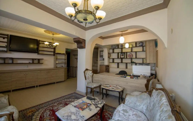 Kamelya Cave Hostel - Adults Only