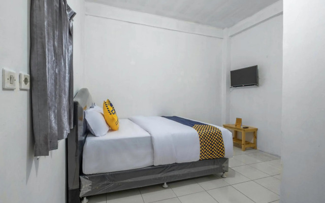 OYO Life 2412 Mandala Residence