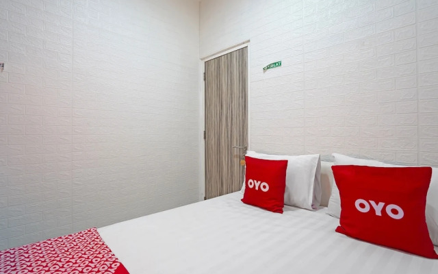 OYO Life 91727 Luxury Homestay Sidoarjo