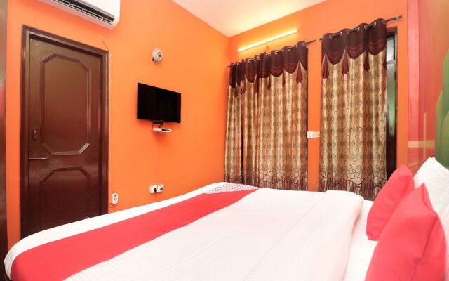 OYO 14876 Hotel Samrat
