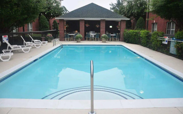 Homewood Suites by Hilton Charlotte Airport