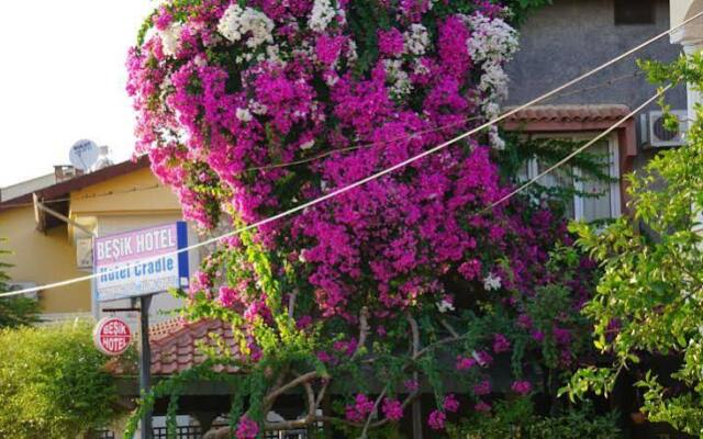 Besik Hotel
