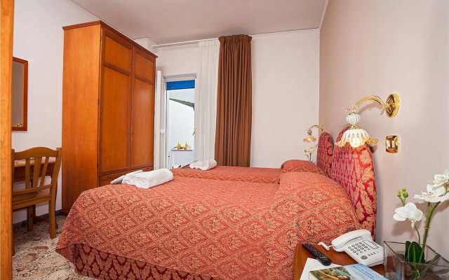 Hotel Caruso