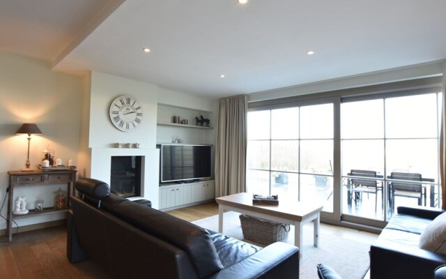 Spacious Holiday Home In Middelkerke With Jacuzzi