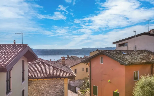 Le Fontane With View Lake