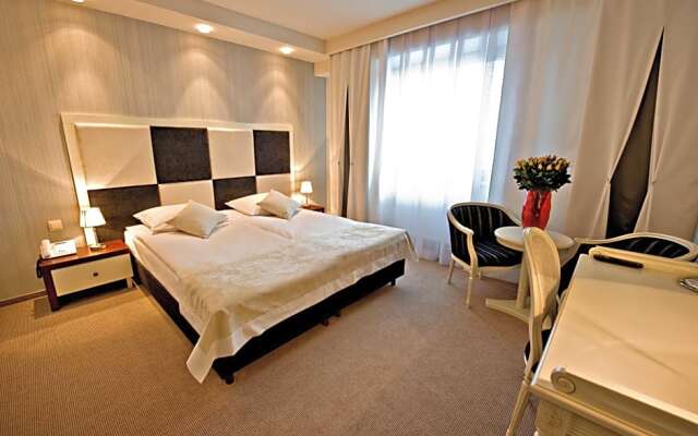 Hotel Prezydencki 4-Star