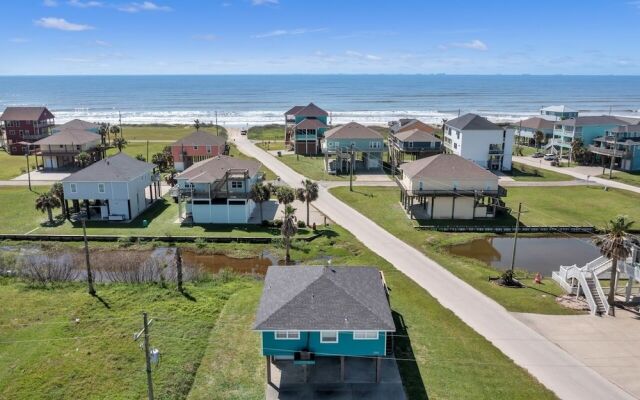 Windsical Escape 2 Bedroom Home by RedAwning