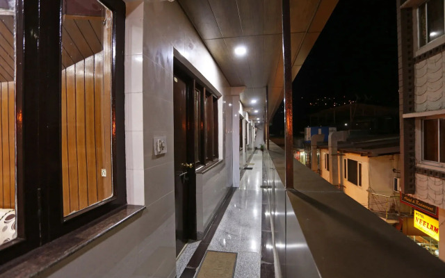OYO 8714 Hotel Amar