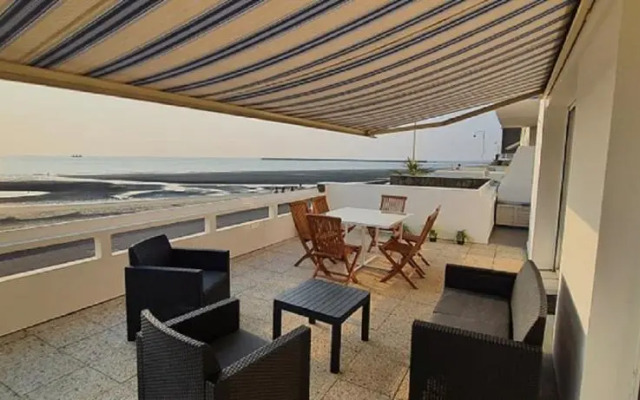 Superbe appartement avec terasse face à la mer