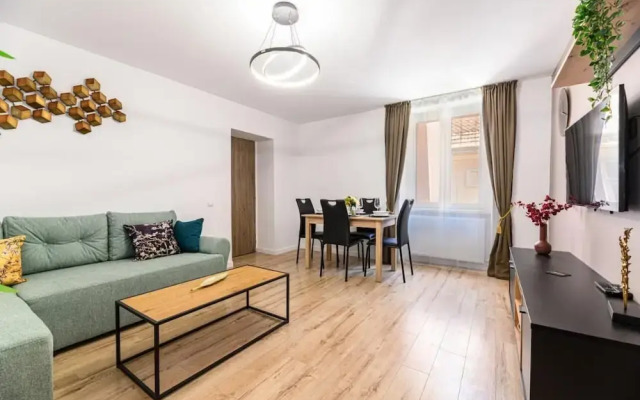 Schei Gate Apartment