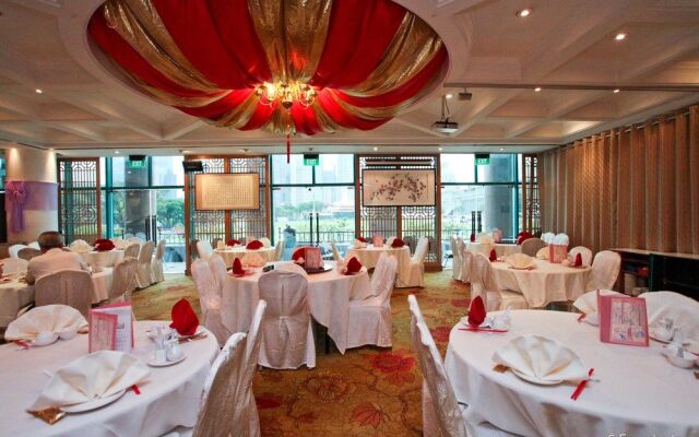 The Residence at Singapore Recreation Club