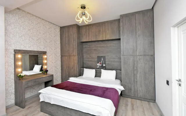 Teryan street apartment on 5 floor