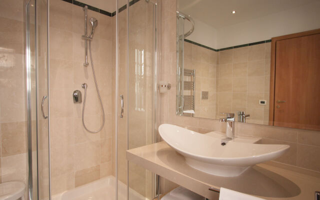 Laurentia Hotel