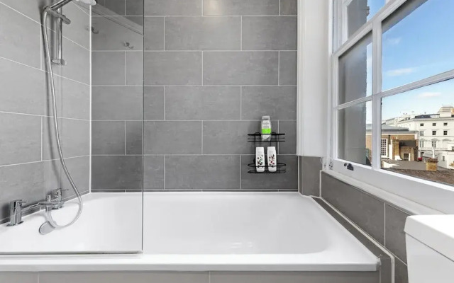 Stunning 2B Flat in South Kensington Near Station