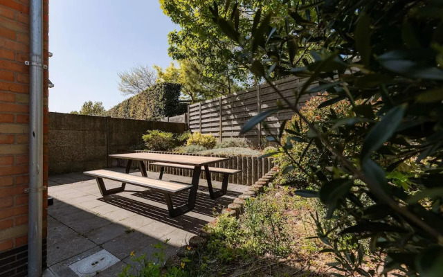 Huswell - Villa Near Beach With Double Parking