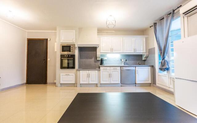 Superbe T4 renove spacieux avec stationnement libre et gratuit