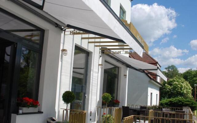 Hotel Golfi