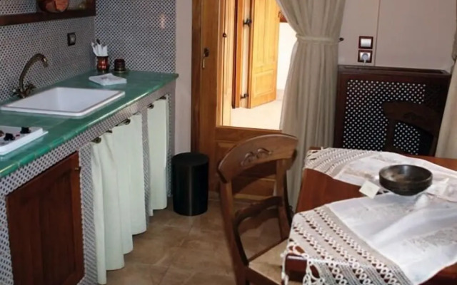 Roes Suites