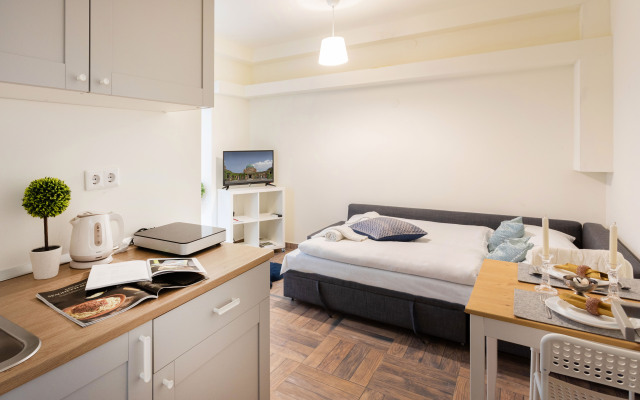 Cozy and Modern Studio near City Center