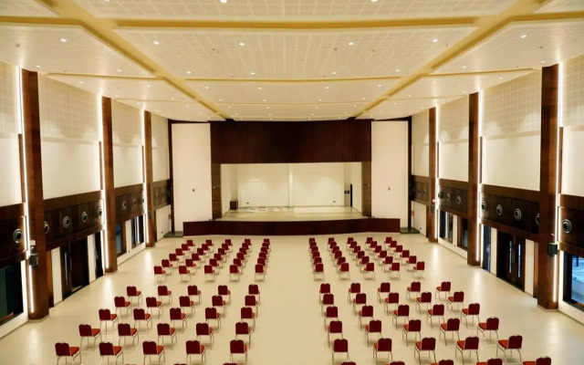 Ark Hotel And Convention Centre