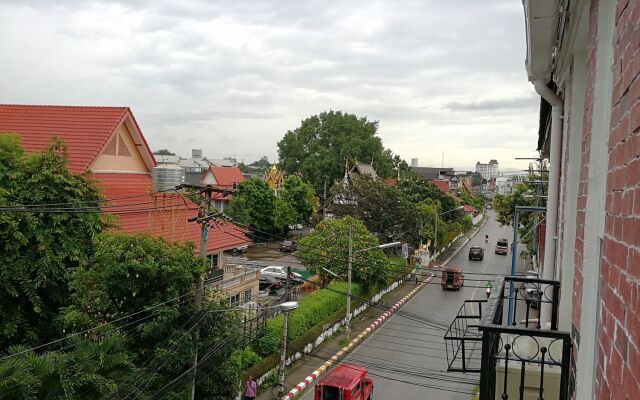 Bed In Town - Hostel