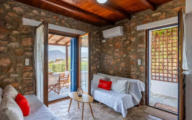 Elena s Traditional Dreamhouse