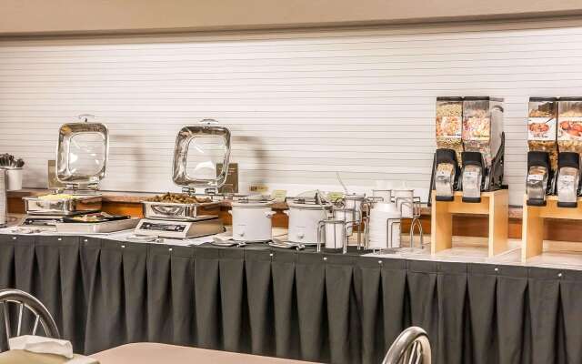 Sleep Inn & Suites Conference Center and Water Park