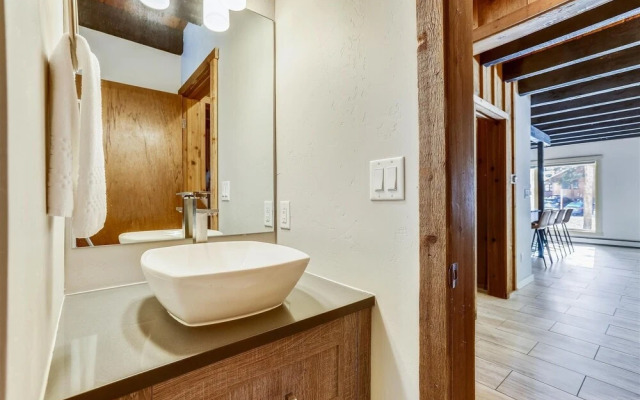 Red Feather 5 Bedroom Home by Redawning