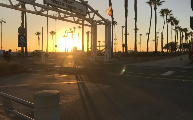 The Belmont Shore Inn