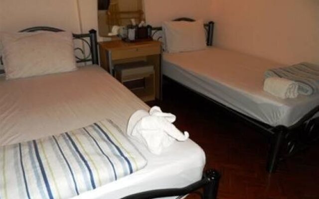 Huen Panicha Guesthouse