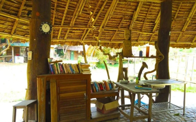 Giant House Riverside