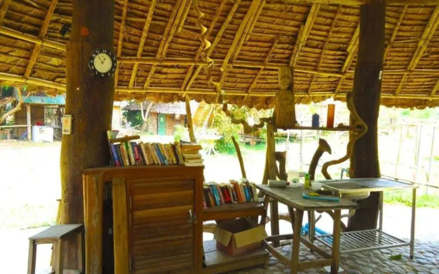 Giant House Riverside