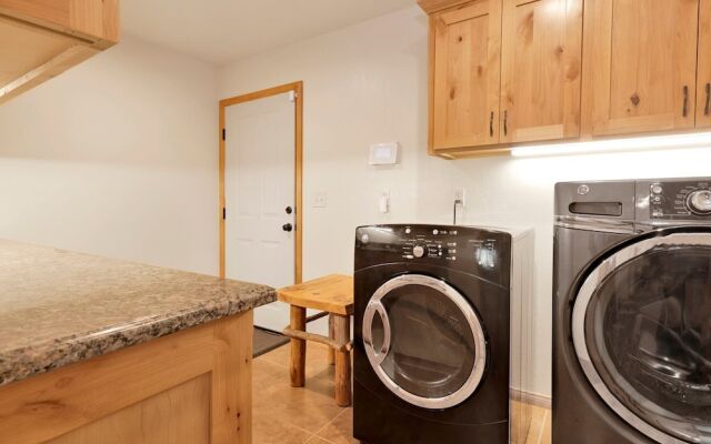 Three Bears INN #2147