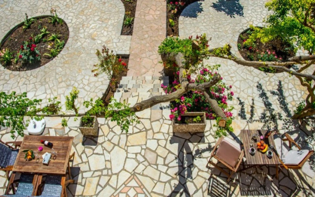 Panoramic Sunset Studios & Apartments