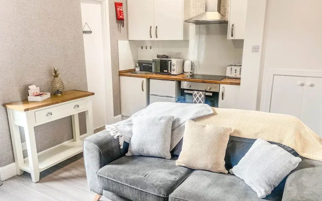 The Rosebery Retreat By The Castle 1-bed Apartment