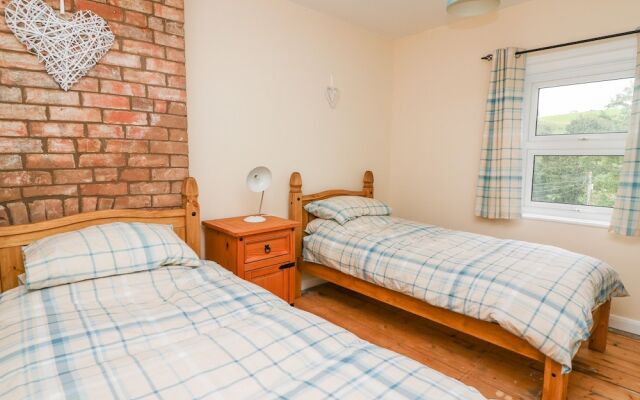 Ynys Cottage