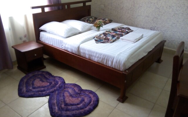 Shrine Comfort Inn