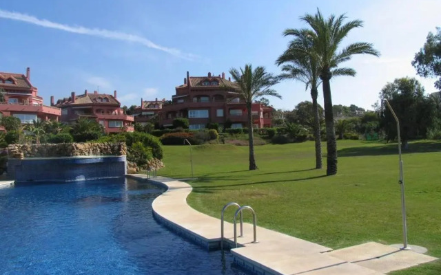 Marbella beachside apartment in 5 star gated