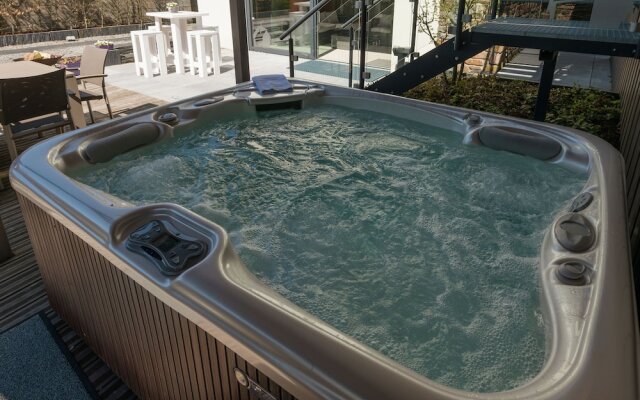 Extravagant Holiday Home in Büllingen With Wellness Centre